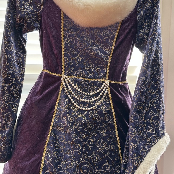 Girl’s princess dress age/size 7-8. Dress up for Halloween or everyday! - Picture 6 of 8